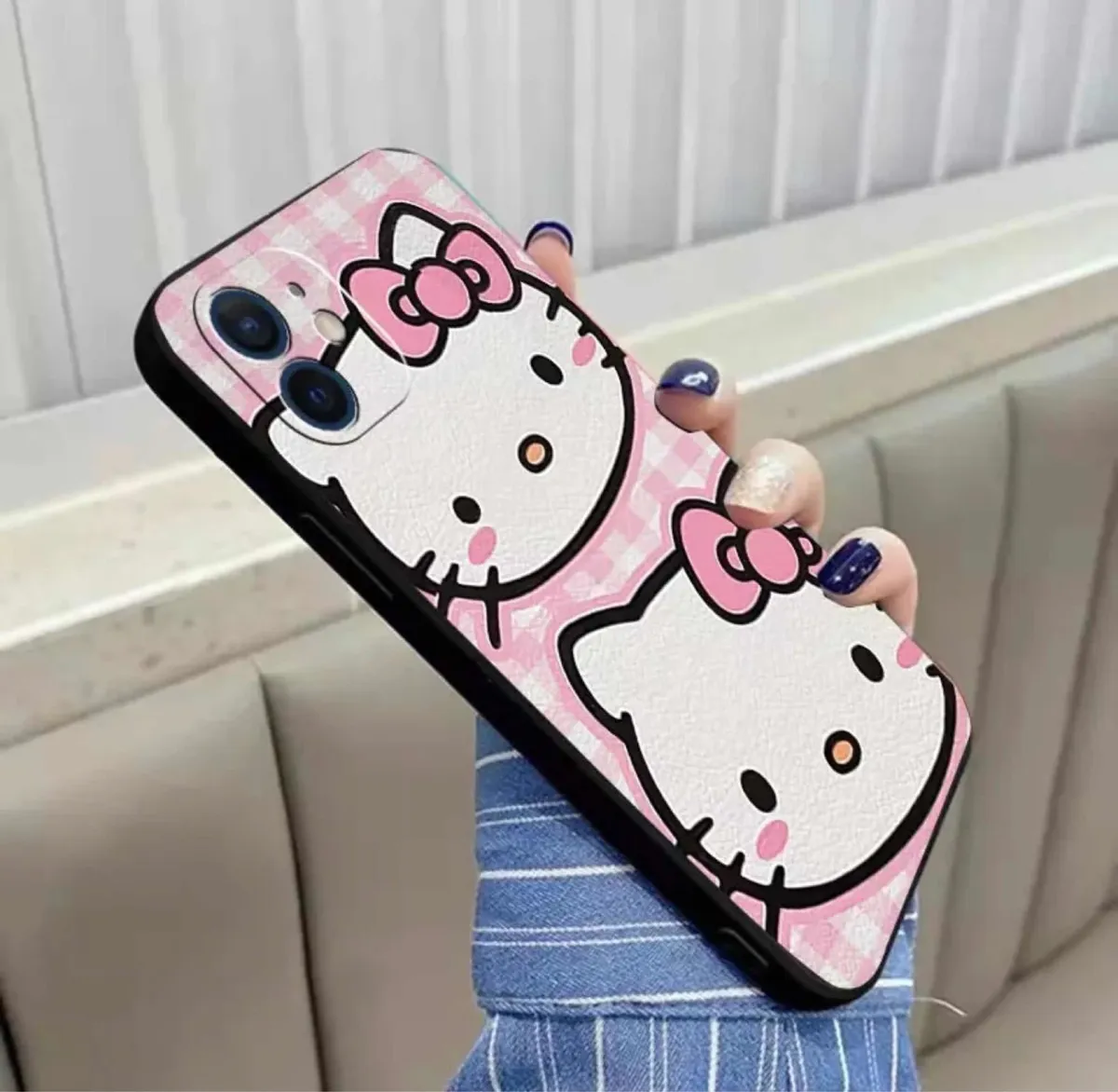 Carcasa Hello Kitty para iPhone 13