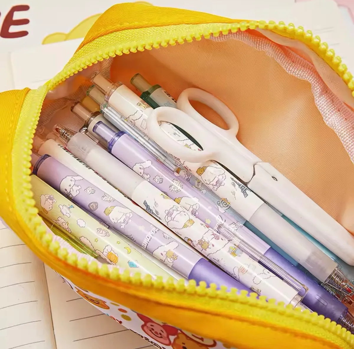 Estuche Winnie the Pooh Amarillo