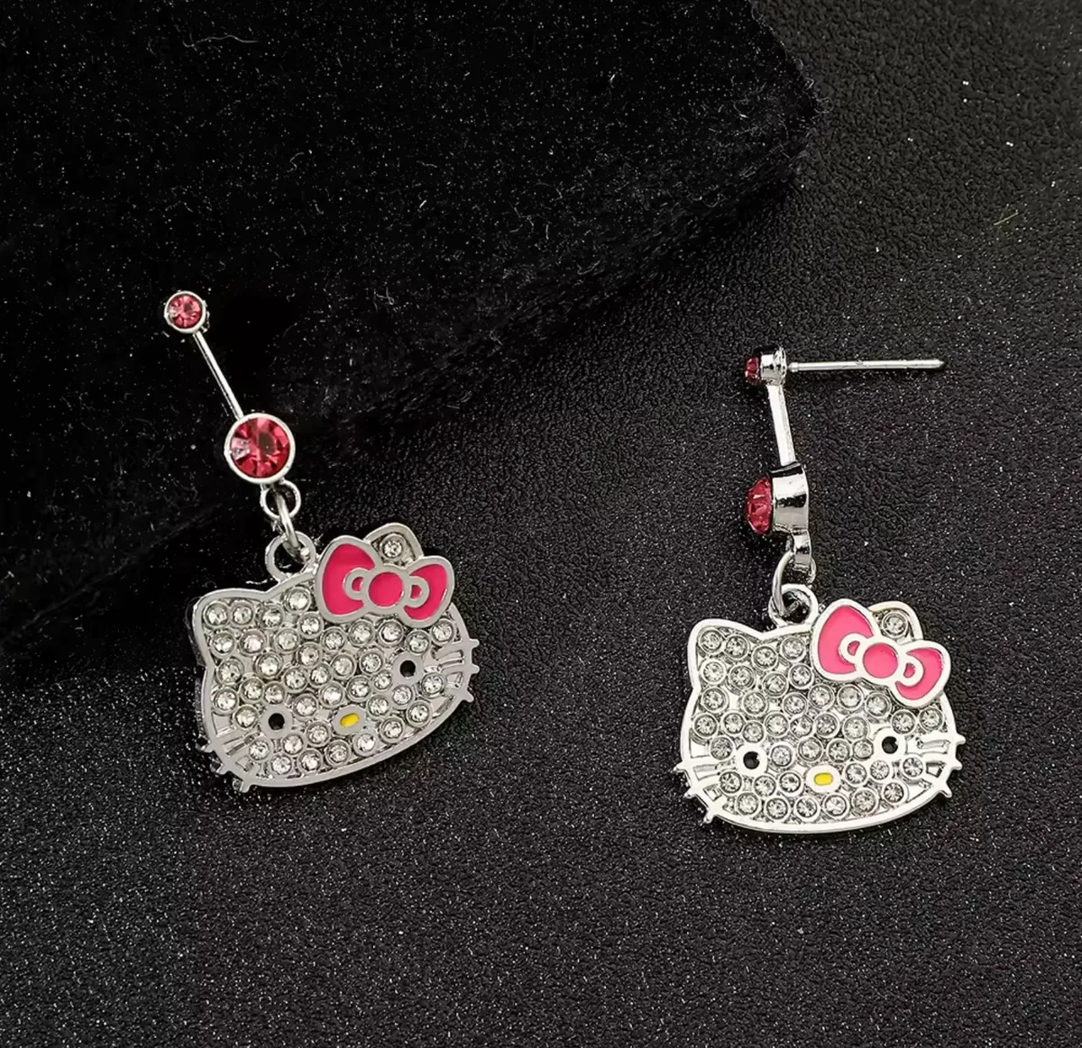 Aros Colgantes Hello Kitty Brillantes