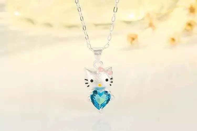 Collar Hello Kitty Corazón Bañado en Plata con Circón