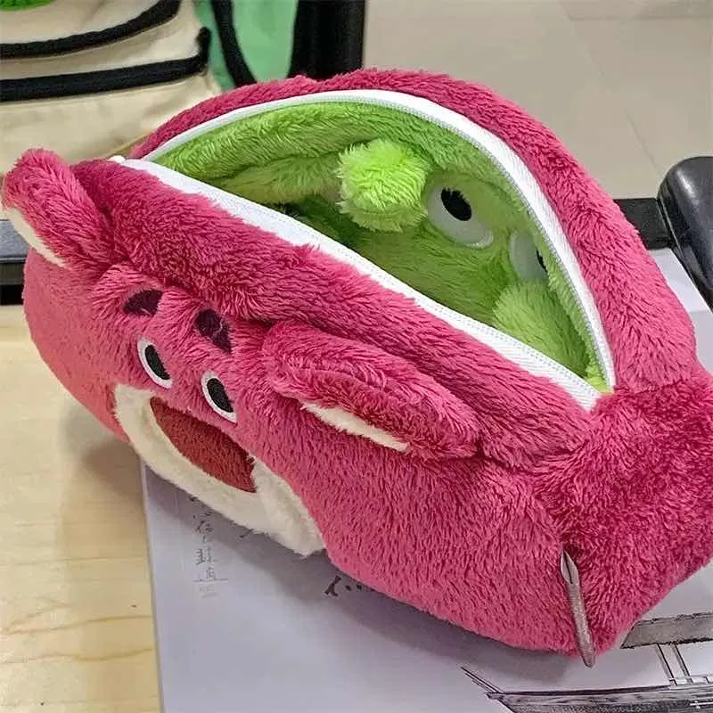 Estuche Reversible Lotso de Felpa