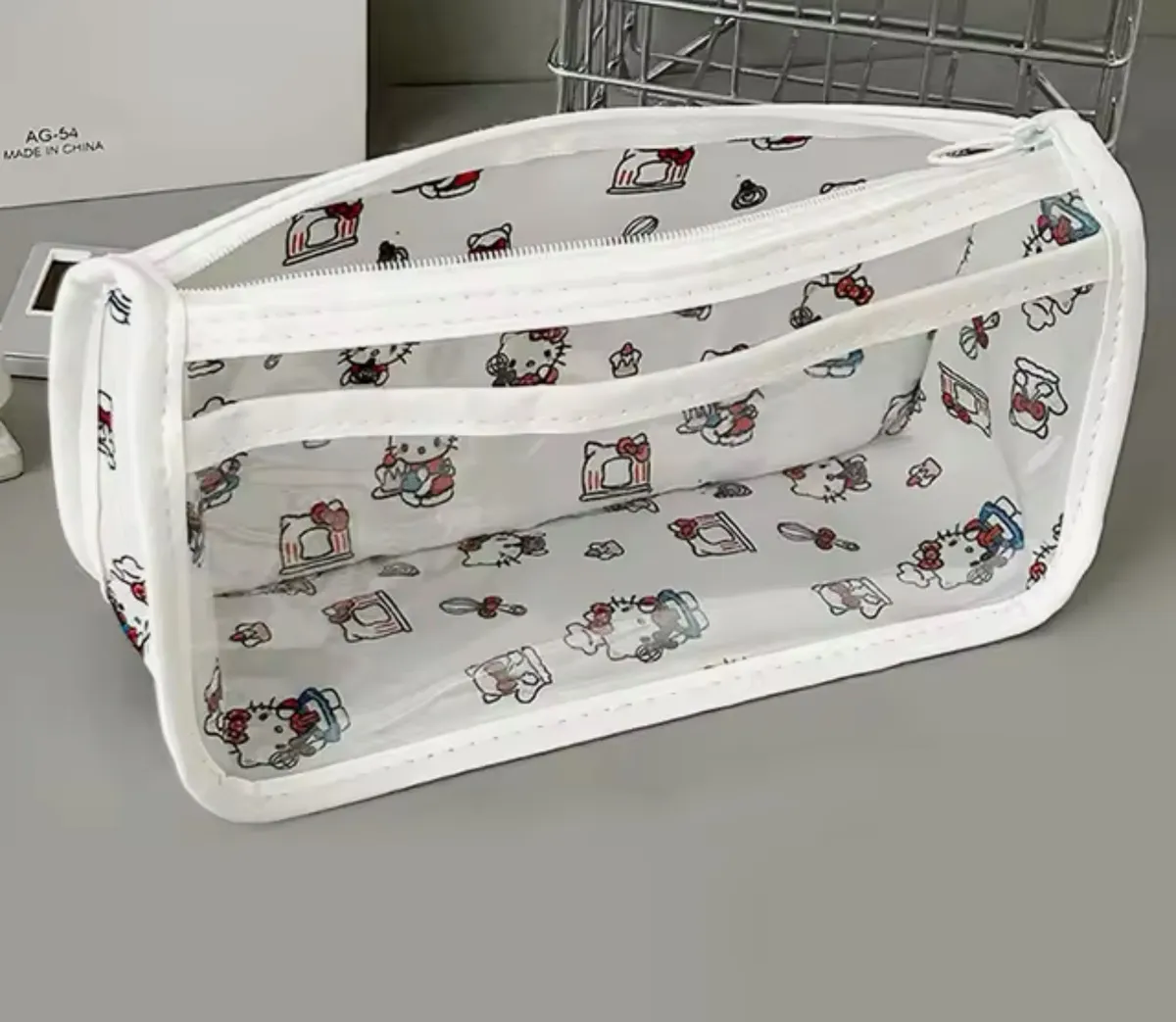 Estuche Escolar Rectangular de Cuerina Amigos Sanrio