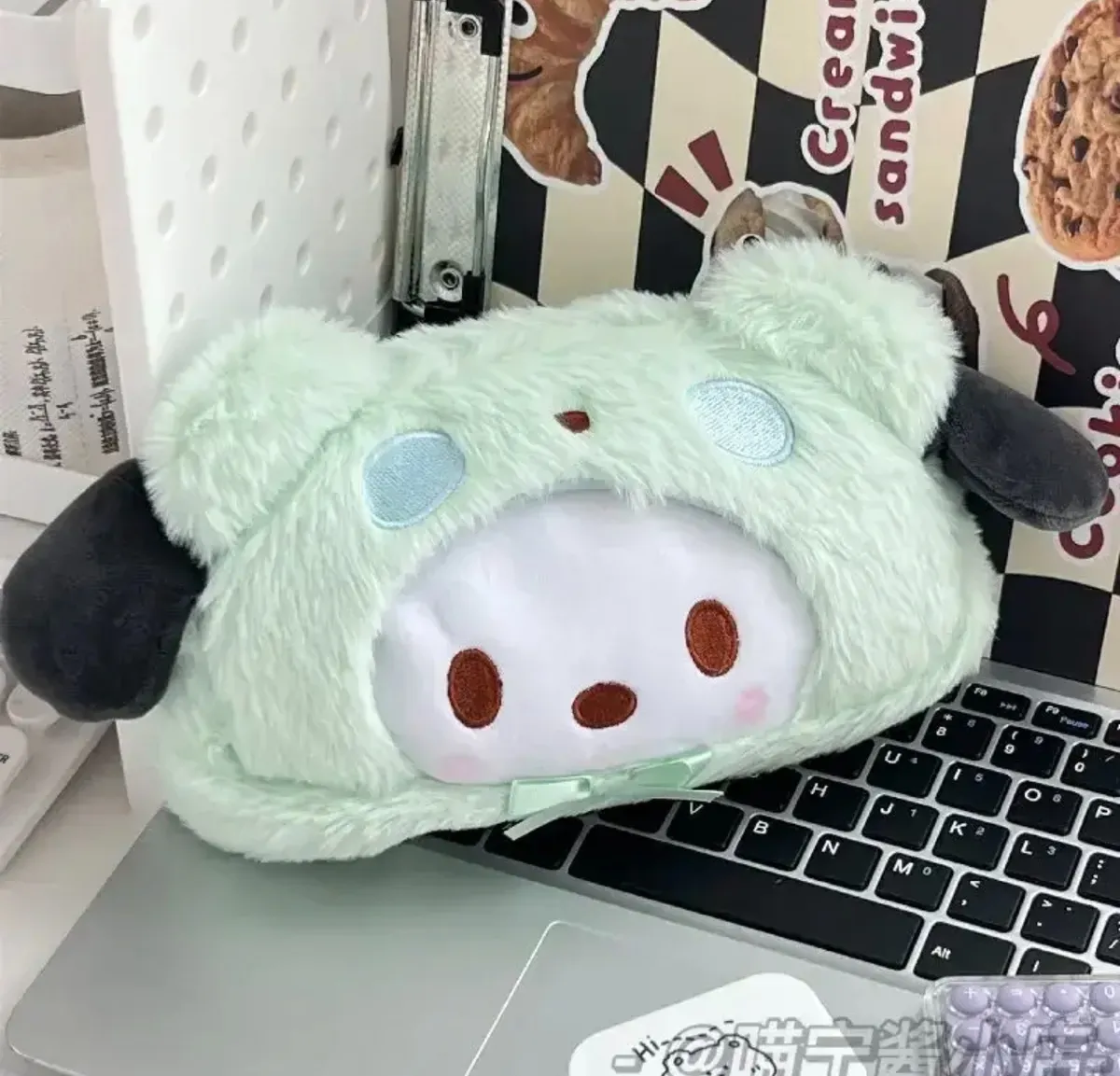 Estuche Escolar de Peluche Personajes Sanrio (Varios Diseños)
