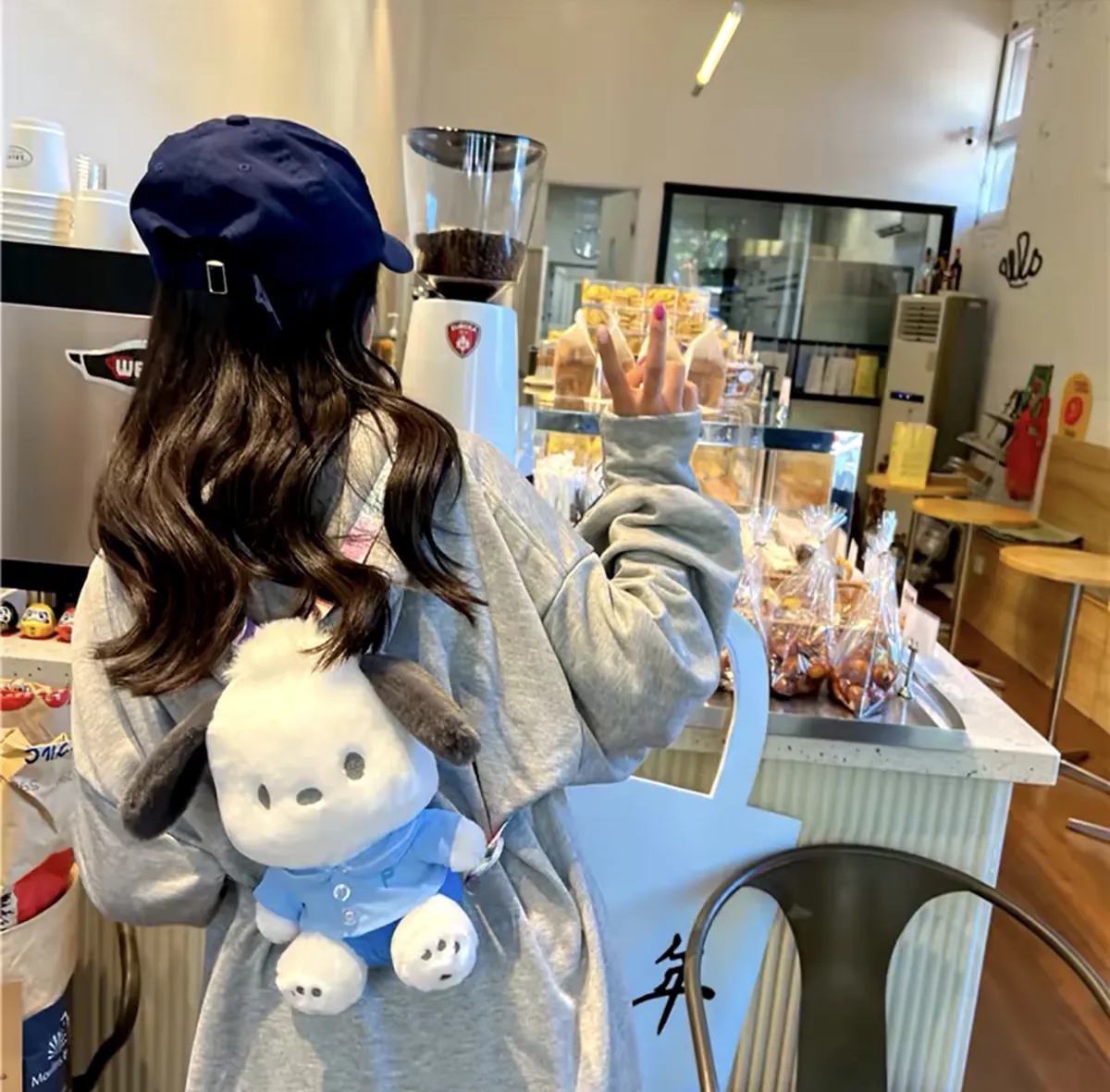 Mochila de Peluche Personajes Sanrio (Varios diseños)