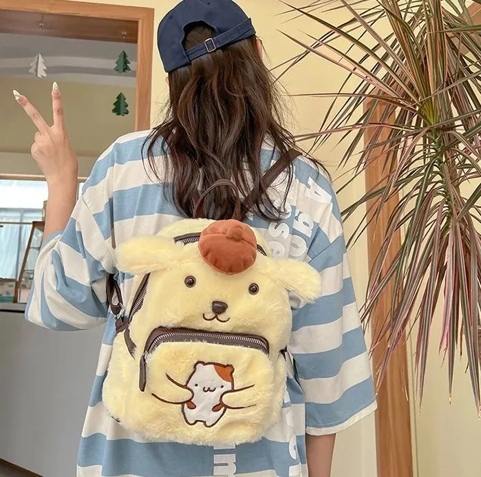 Mochila de Peluche Rectangular Personajes Sanrio (Varios diseños)
