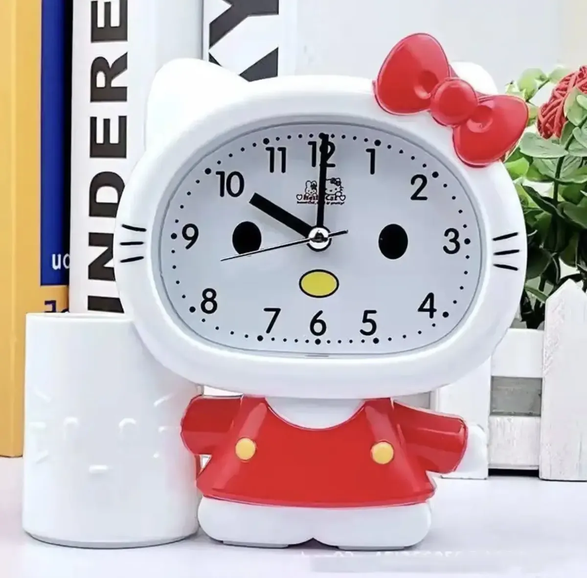 Reloj Despertador Hello Kitty con Portalápiz