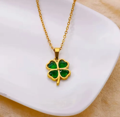 Collar Trébol o Cuatro Corazones con Brillitos