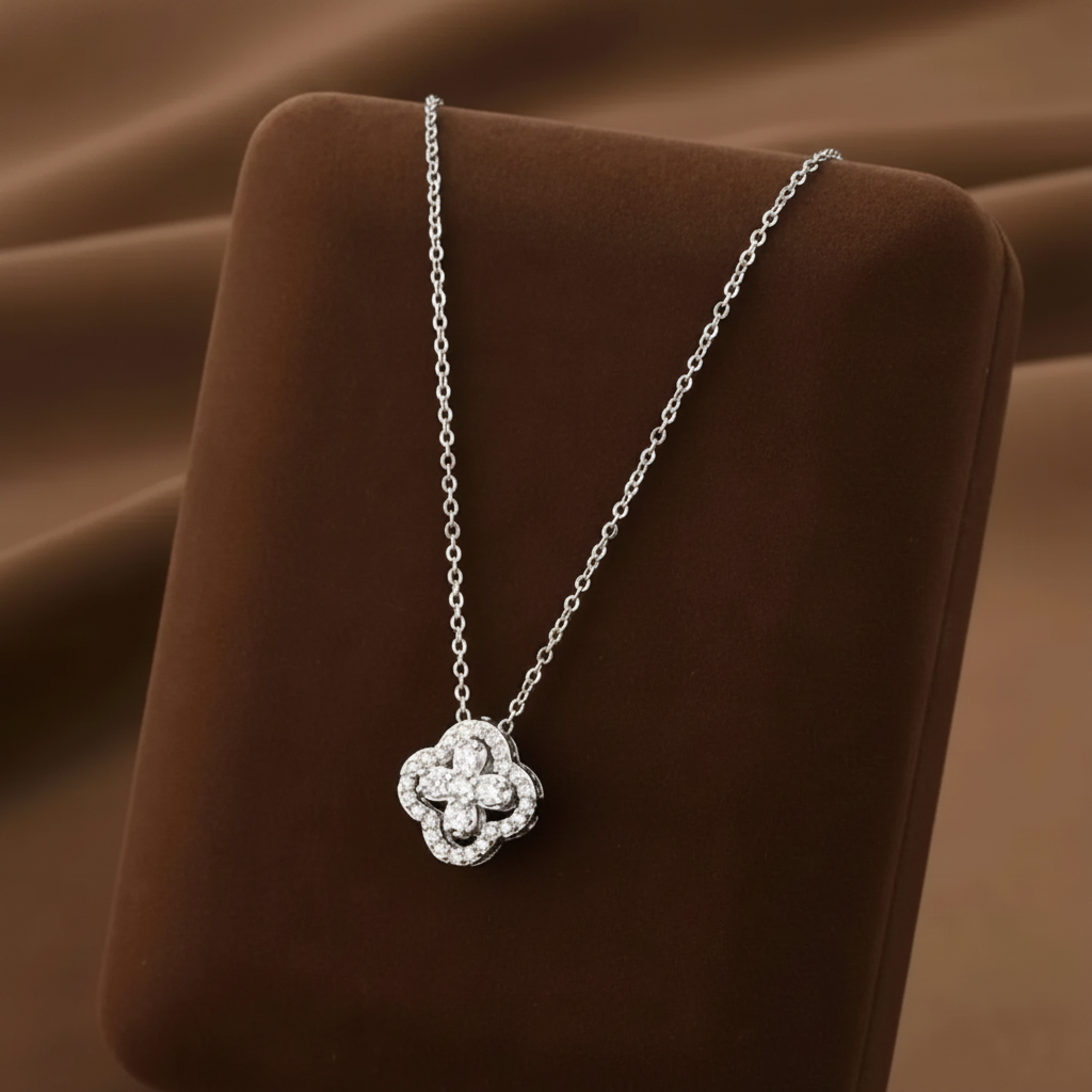 Collar Trébol o Cuatro Corazones con Brillitos