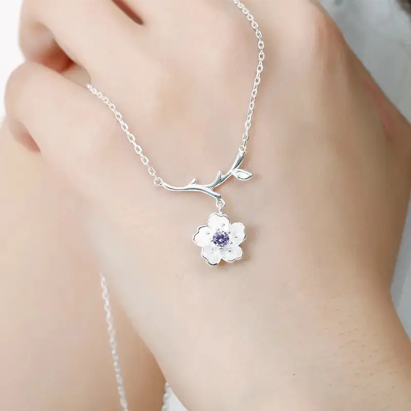 Collar Mujer Flor de Cerezo en Rama de Plata Esterlina