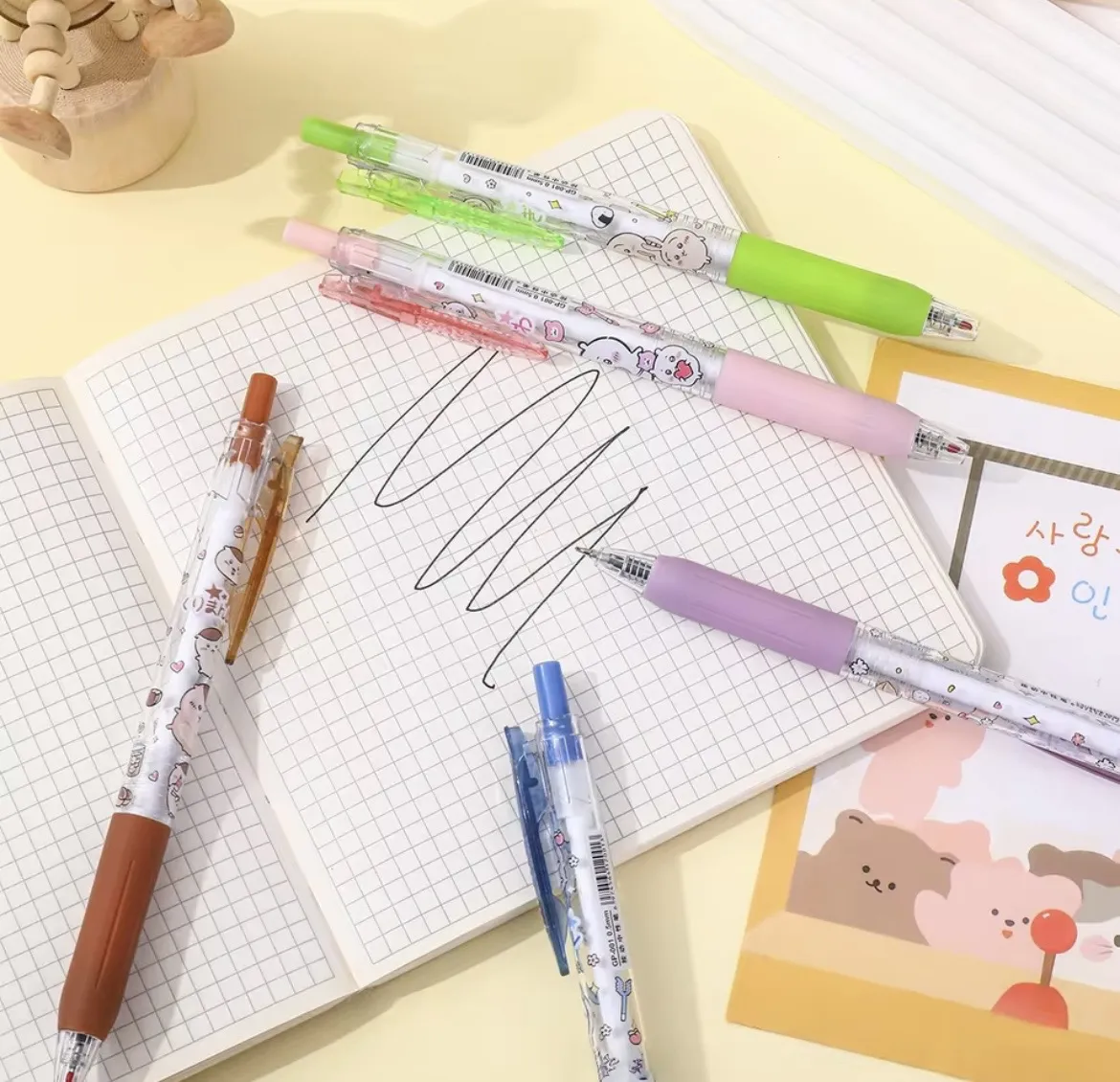 Set de 5 Bolígrafos Chiikawa Kawaii – Tinta Negra 0.5 mm